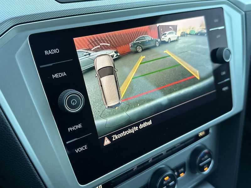 Volkswagen Passat (2018) Variant 2.0 TDI DSG Comfortlin - fotka 12 z 27