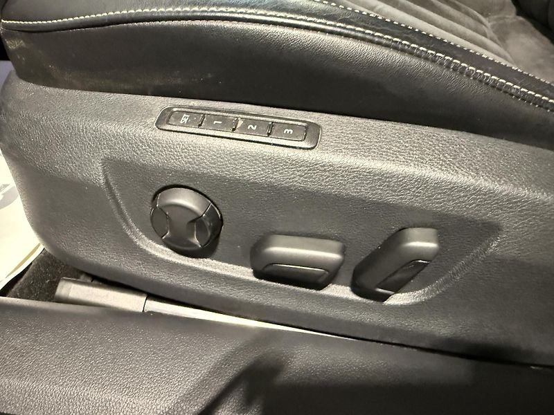 Škoda Superb 2.0 TDI 110kW Style Combi DSG - fotka 15 z 15