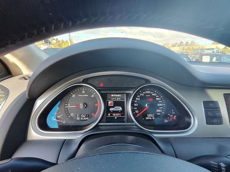 Audi Q7 3.0 TDI/180kW S-Line 4x4 AT - fotka 23 z 45