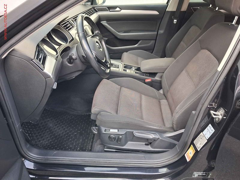 Volkswagen Passat (2017) 2.0TDi, DSG, navi - fotka 9 z 21