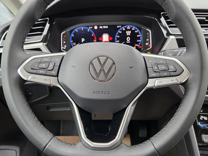 Volkswagen Touran (2026) 1.5 TSI DSG 7míst - fotka 16 z 48