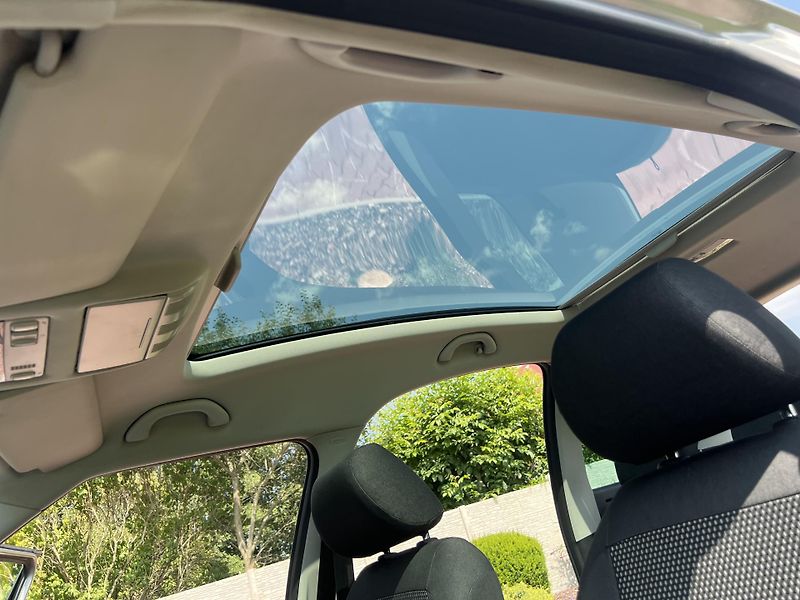 Škoda Roomster 1.9TDI 77KW,SCOUT,DIGI,PANORAM - fotka 33 z 41
