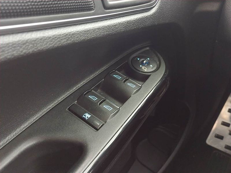 Ford B-MAX (2013) Individual 1.4 16V, ČR,1.maj - fotka 16 z 19