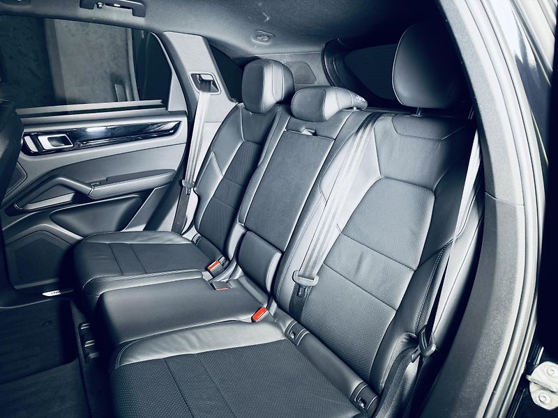 Porsche Cayenne (2022) 3.0*V6*OFFROAD*TOP - fotka 32 z 38
