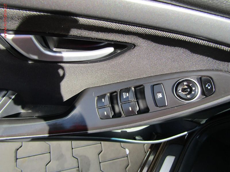 Hyundai i30 (2016) 1.6 GDi, 1.maj,ČR, AC, TZ - fotka 11 z 21