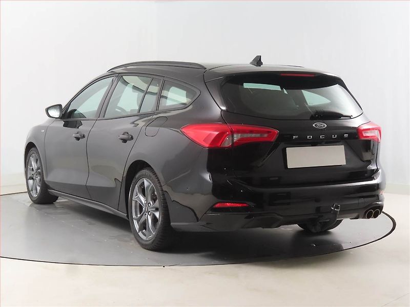 Ford Focus (2020) ST-Line 1.5 EcoBoost, Automat - fotka 4 z 14