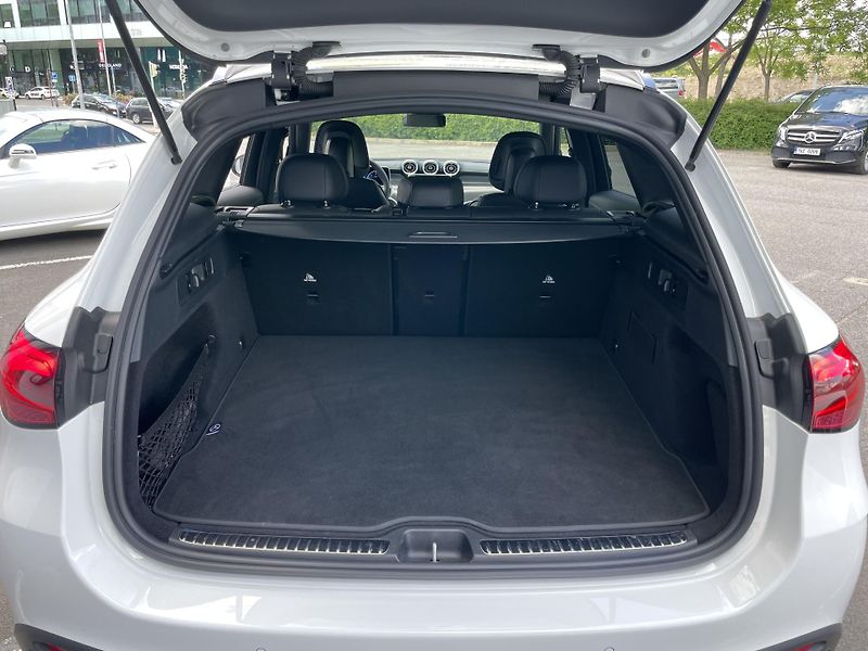 Mercedes-Benz GLC 200d 4Matic - fotka 17 z 28