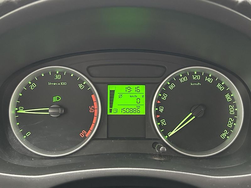 Škoda Fabia 1.9 TDI Ambiente - fotka 7 z 25