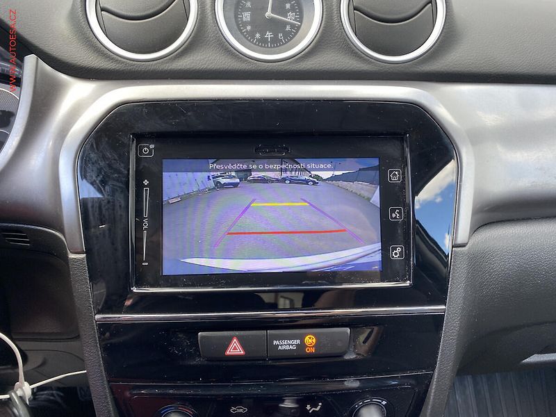 Suzuki Vitara (2020) 1.4 BJet AllGrip, Premium - fotka 18 z 18