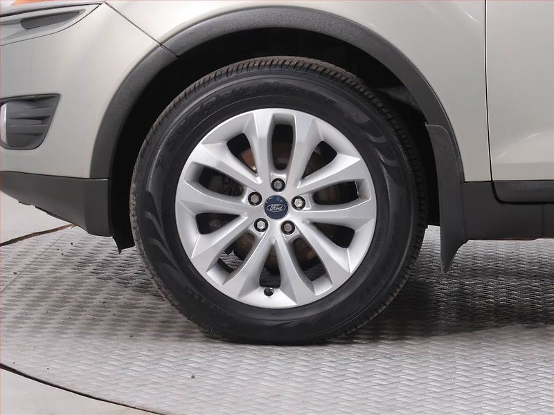 Ford Kuga (2008) 2.0 TDCi, 4X4 - fotka 14 z 18