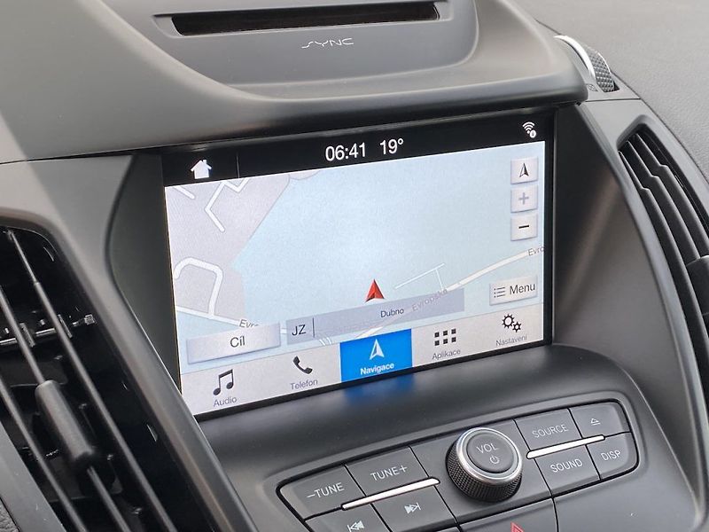 Ford Kuga 2.0TDCi, ČR, ST Line, 4x4 - fotka 19 z 28
