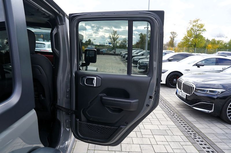 Jeep Wrangler 3.6i V6/Rubicon/4x4/AT - fotka 20 z 53