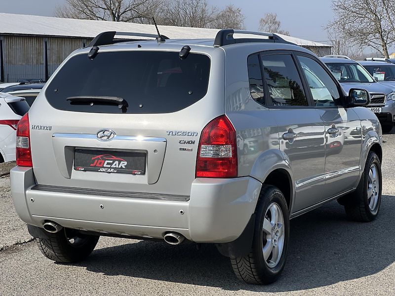 Hyundai Tucson 2.0CRDi 4x4 KLIMATIZACE ALU - fotka 7 z 35