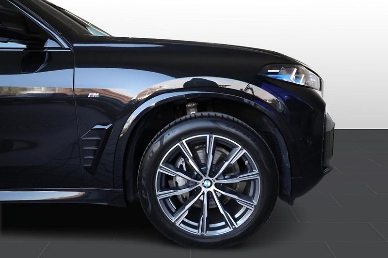 BMW X5 xDrive30d - fotka 7 z 31