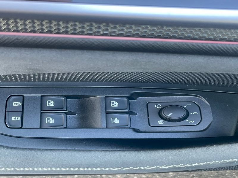 Škoda Kodiaq (2026) SPORTLINE 4X4 TD 142/2.0 A7A - fotka 36 z 57
