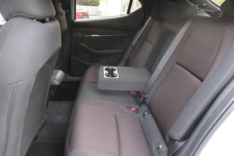 Mazda 3 2,0 X186 AT AWD, Bose,360°kam. - fotka 15 z 29