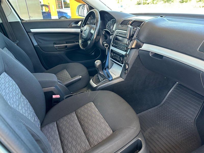 Škoda Octavia (2009) 1.9TDi NAVI, PRAVIDELNÝ SERVIS - fotka 6 z 13