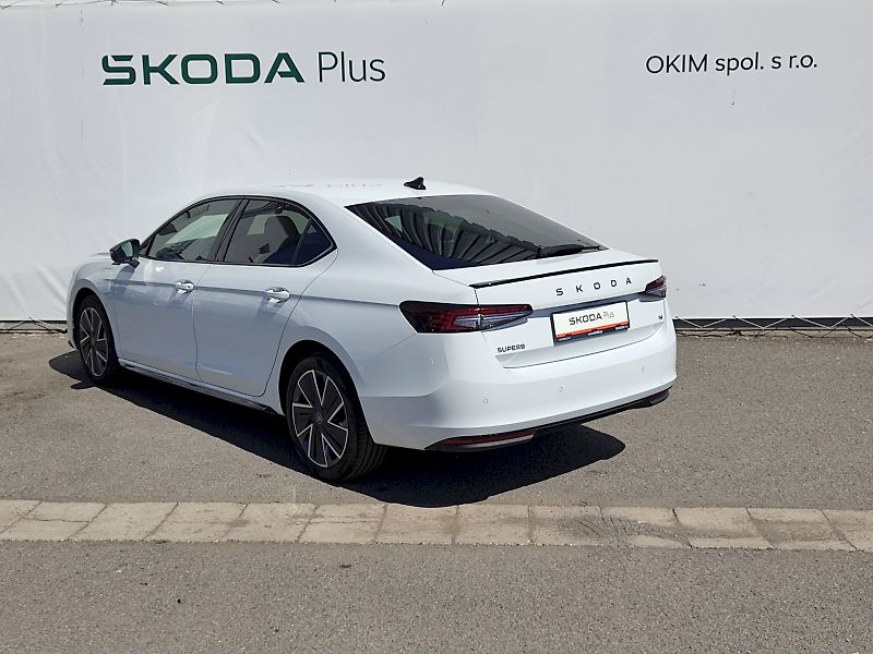 Škoda Superb (2025) iV SportLine 1,5 Tsi 150 Kw DS - fotka 40 z 44