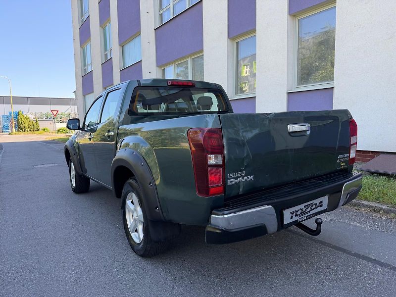 Isuzu D-Max 2,5 TD TwinTurbo  4WD automat - fotka 3 z 19