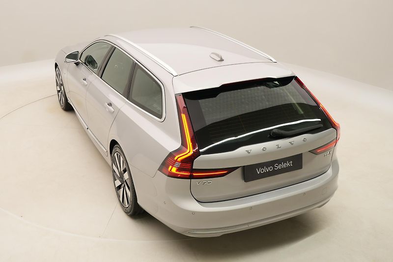 Volvo V90 T6 AWD RECHARGE BRIGHT PLUS - fotka 18 z 58