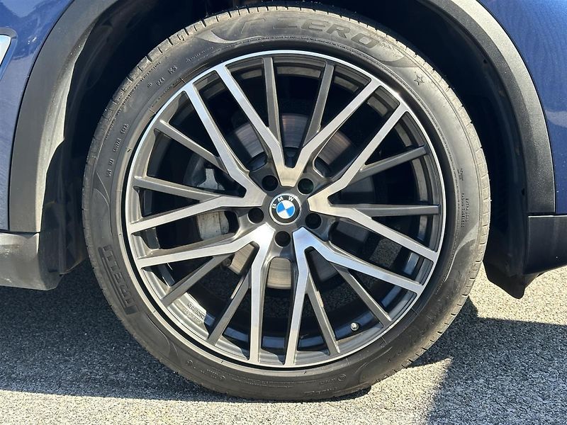 BMW X5 xDrive30d - fotka 4 z 16