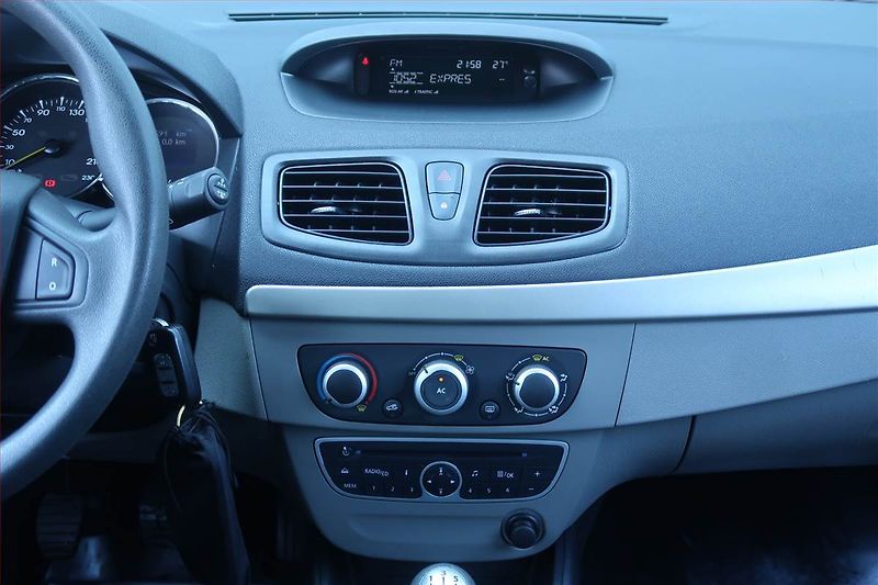 Renault Mégane (2012) 1.6 16V, Serv.kniha, Tempomat - fotka 12 z 19