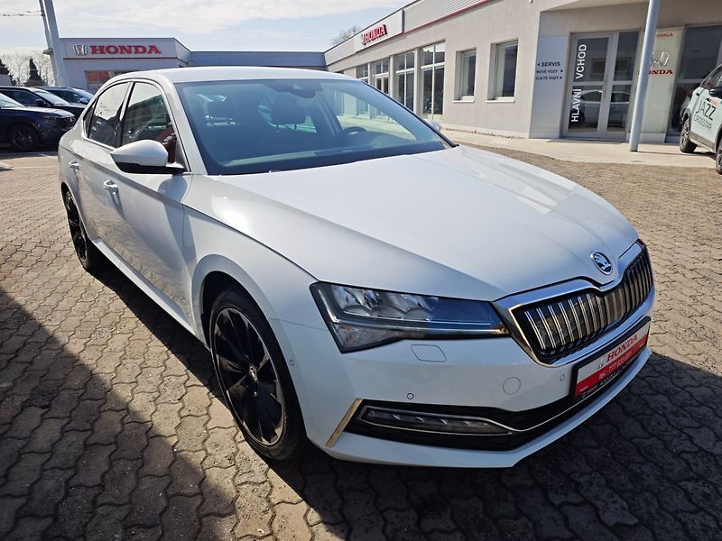 Škoda Superb iV 1.4 TSi Style Plug-in 160kW - fotka 2 z 50