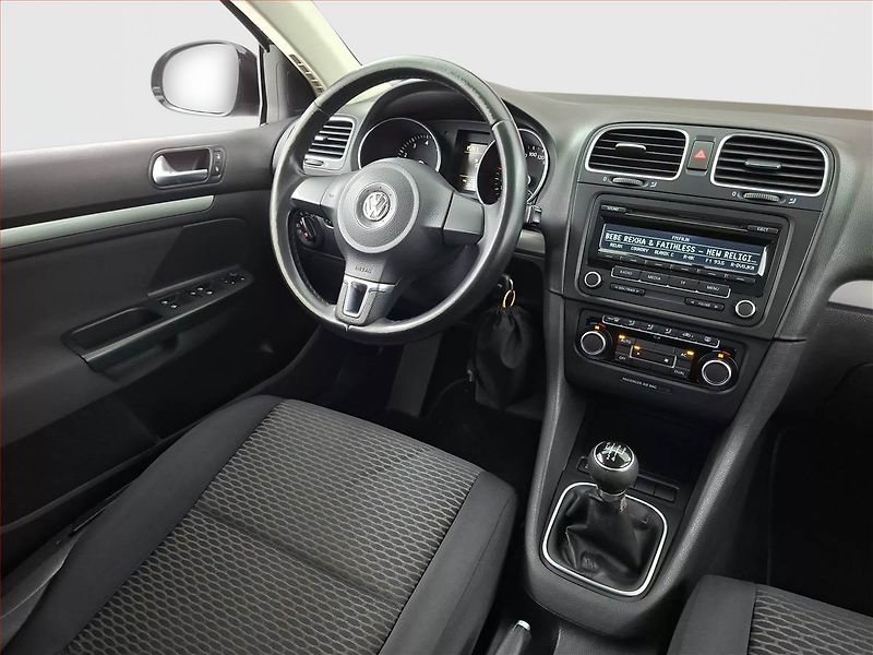 Volkswagen Golf (2013) 1.2 TSI, Tempomat - fotka 7 z 16