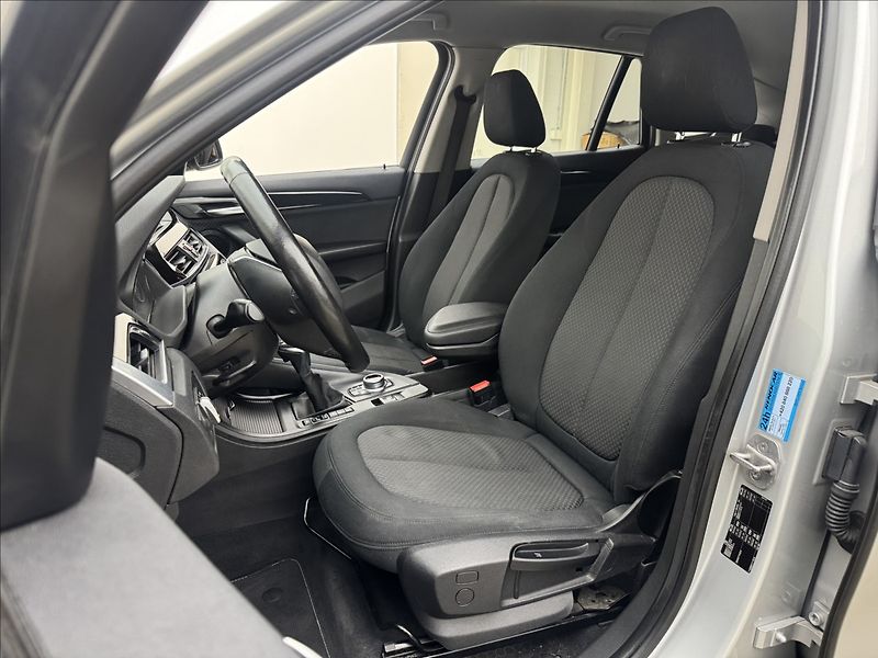 BMW X1 2,0 18d AUTOMAT SERVIS ČR - fotka 37 z 44