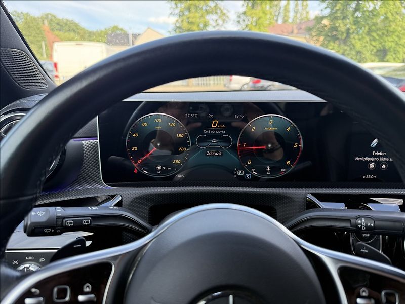 Mercedes-Benz CLA 180d - fotka 13 z 23