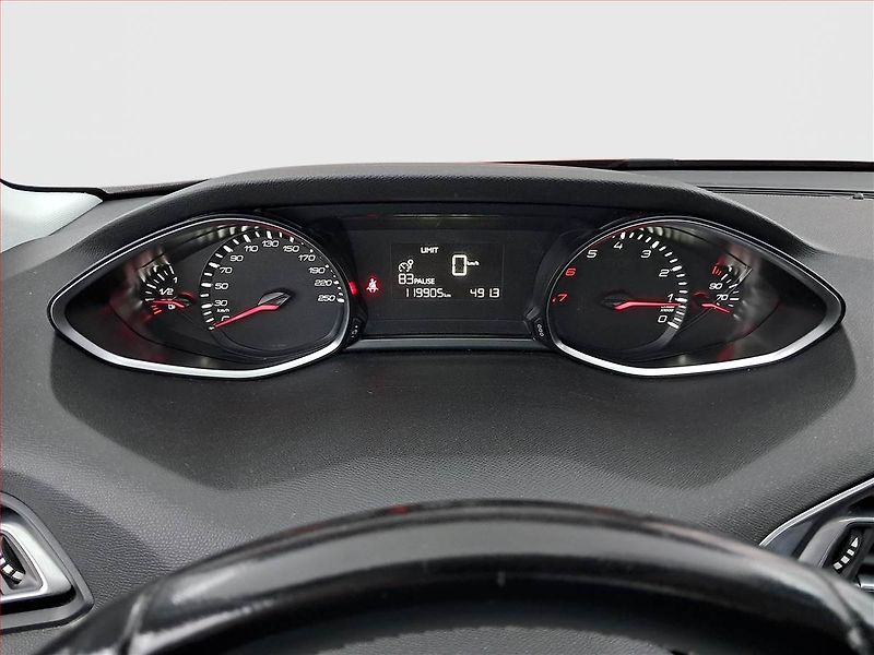 Peugeot 308 (2016) 1.2 e-THP, Serv.kniha, Navi - fotka 11 z 19