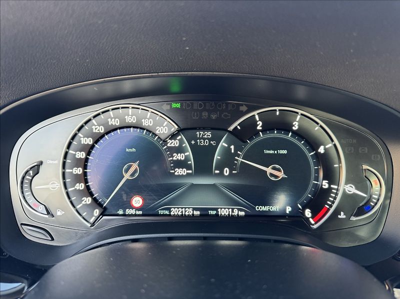 BMW Řada 5 3,0 d,xDrive,195kW,2.maj.,ČR - fotka 27 z 50