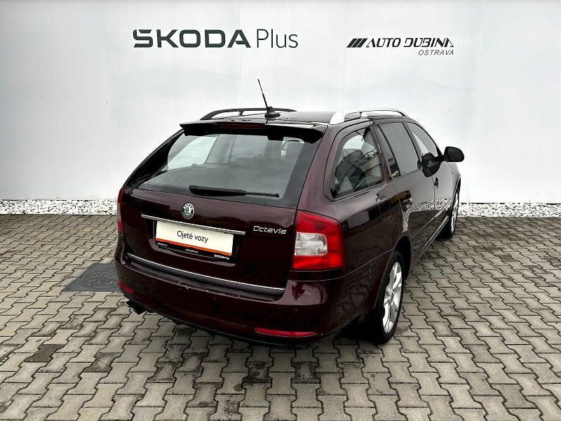 Škoda Octavia (2012) Combi 2.0 TDI 103kW 4x4 MP6 L& - fotka 2 z 33