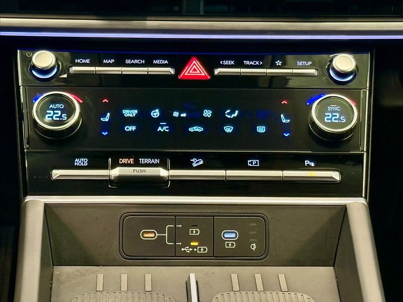 Hyundai Santa Fe 1,6 T-GDI STYLE PREMIUM - fotka 14 z 29
