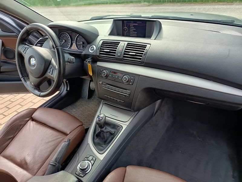 BMW Řada 1 (2010) 2.0i 105kw - fotka 39 z 46