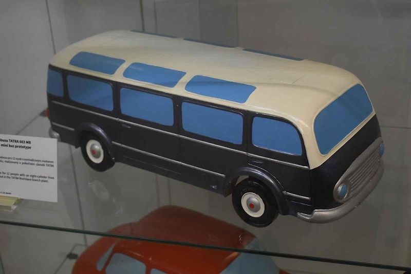 Sanitní Tatra 603A
