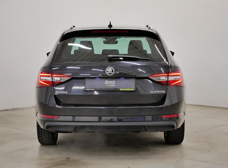 Škoda Superb - fotka 6 z 24