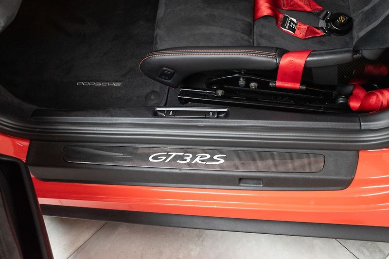 Porsche 911 GT3 RS 4.0 !Najeto 14.885km! - fotka 9 z 49