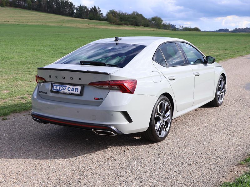 Škoda Octavia 2,0 TSI RS 180kW DSG CZ 1.Maj - fotka 7 z 30