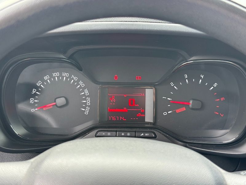 Toyota ProAce City (2020) L2 1.5D 75kW - fotka 14 z 29