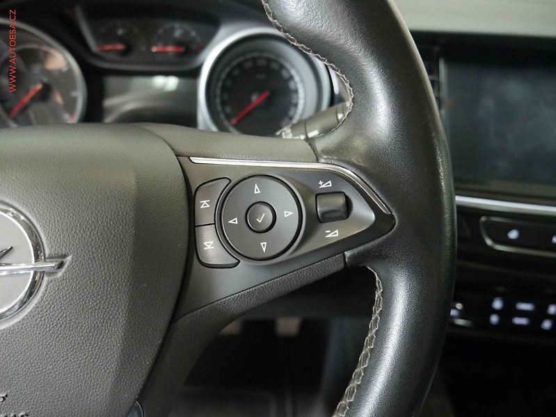 Opel Insignia (2017) 2.0CDTi, Navi, AC - fotka 17 z 19