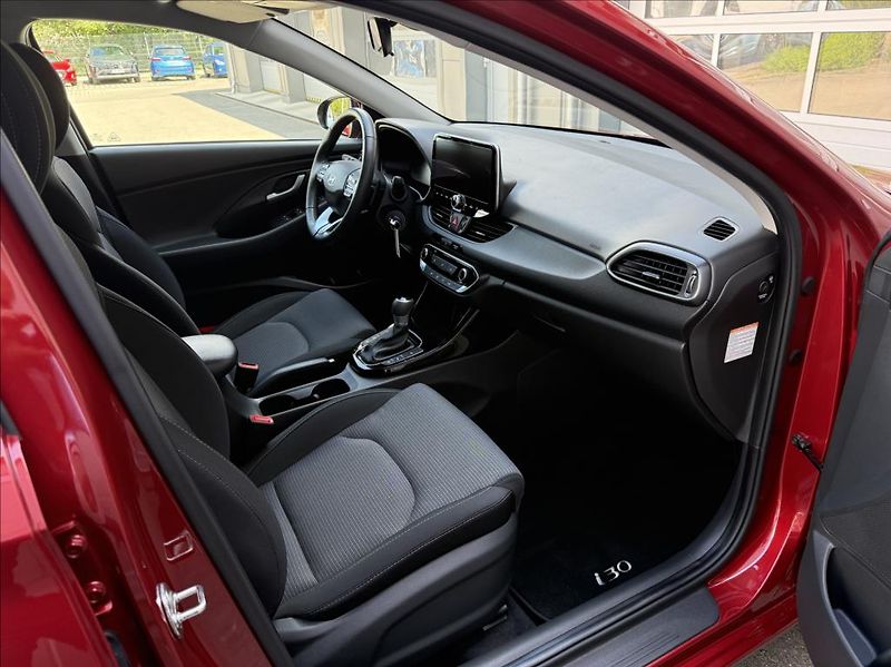 Hyundai i30 1,5 T DCT  WG FL Family Climat - fotka 13 z 25