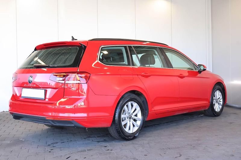 Volkswagen Passat 2.0 TDI Business Cockpit ACC - fotka 5 z 14