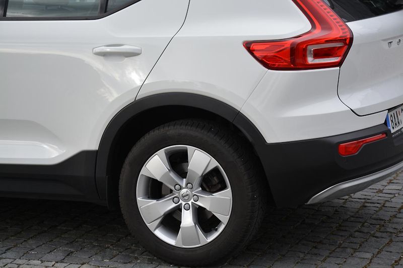 Volvo XC40 (2020) 2,0 D3 DRIVE-E Momentum PRO Aw - fotka 14 z 45