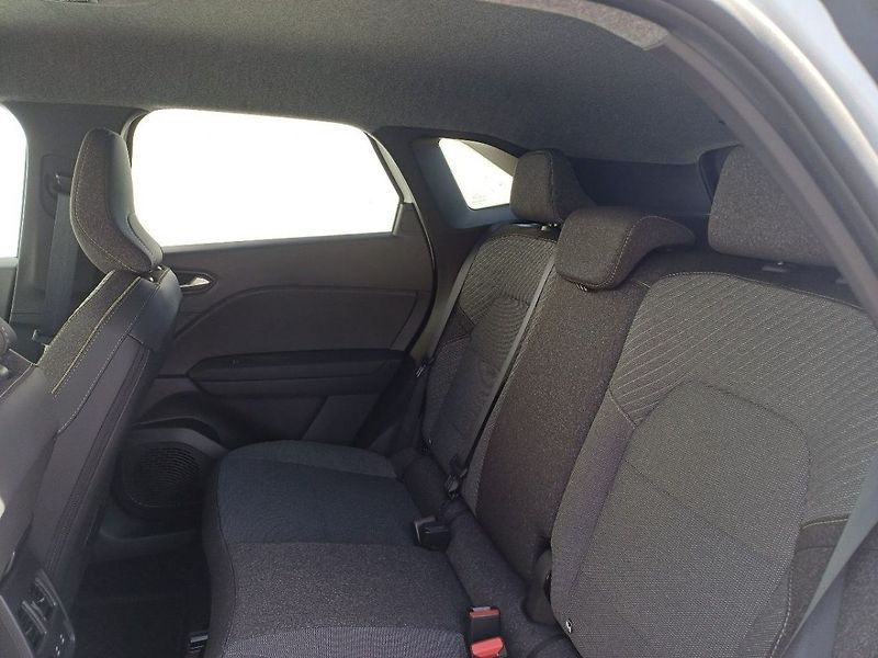 Mitsubishi Grandis INTENSE+ 1.3 DI-T MILD HYBRID - fotka 14 z 20
