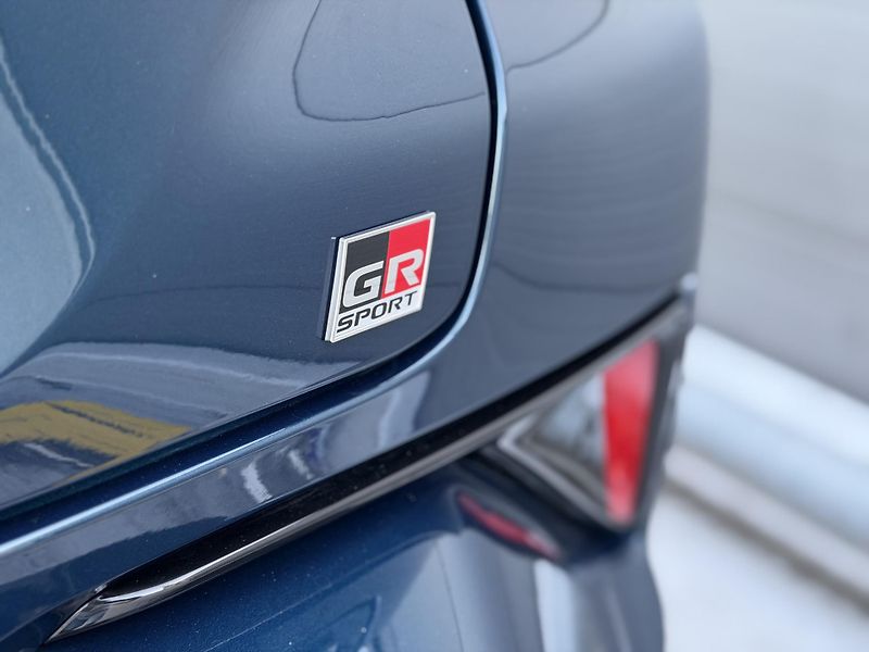 Toyota C-HR 2.0 Hybrid GR Sport e-CVT - fotka 23 z 31
