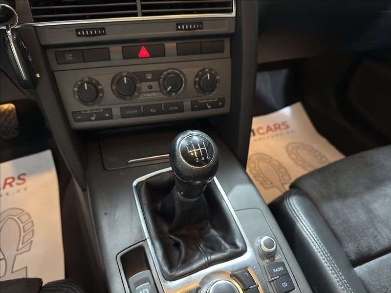 Audi A6 2,4   V6 QUATTRO ALCANTARA - fotka 14 z 30