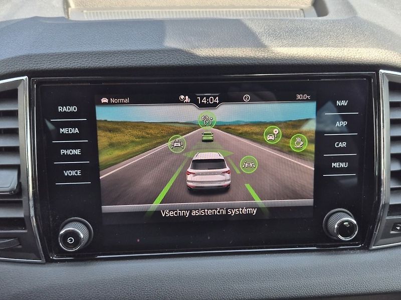 Škoda Karoq Top Selection 1.5 TSI 110 kW - fotka 26 z 29