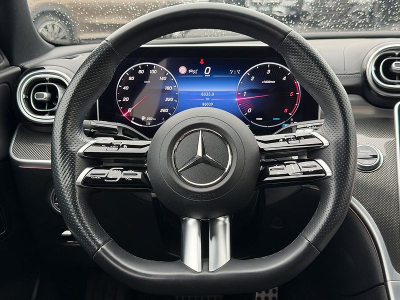 Mercedes-Benz Třídy C 220 d 4MATIC - fotka 17 z 35