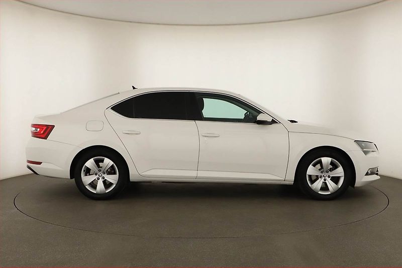 Škoda Superb (2019) 2.0 TDI, Tempomat - fotka 6 z 19
